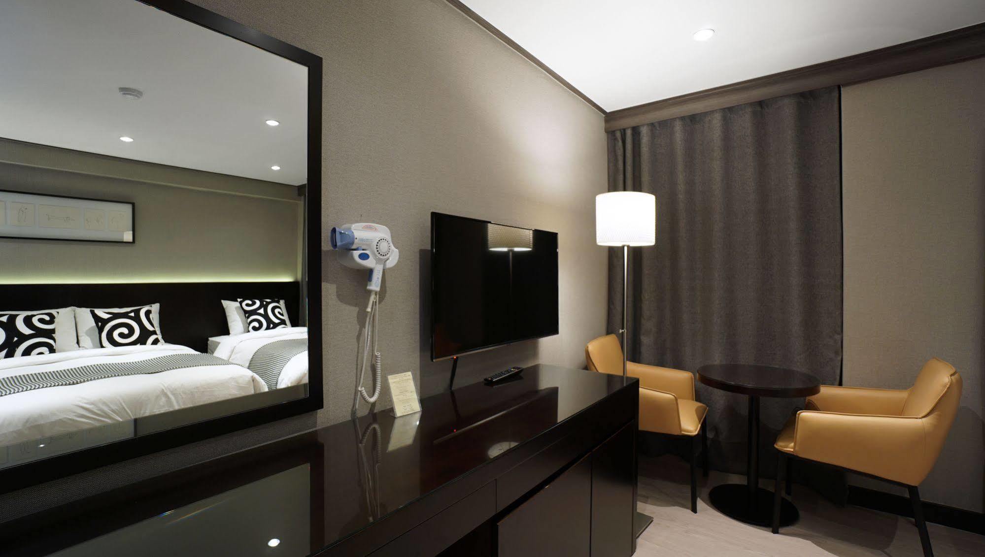 סיאול Insadong Crown Hotel מראה חיצוני תמונה